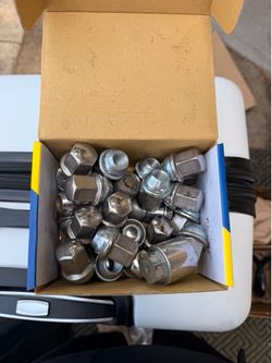 Lug nuts 14mm x 1.5 thread
