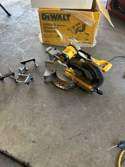 Dewalt 12 in Sliding miter saw
