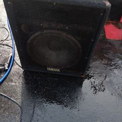 Vintage.
 Yamaha Bass Speaker Cabnet
