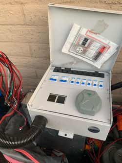 30 Amp 250-Volt 7500-Watt Non-Fuse 6-Circuit Transfer Switch Kit