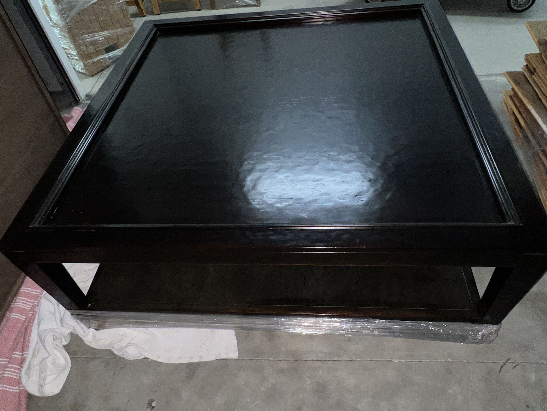 Bernhardt Furniture Co. Square Cocktail Table 322 011B 48”x 48”