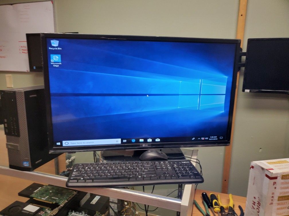 LG 32' TV/MONITOR WITH HDMI (INV. D1004)