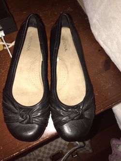 Black leather plat . Size 6