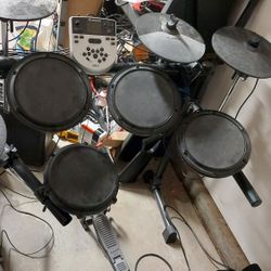 Both Alesis Dm6 And Dm7 Electronic Drum Set