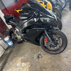 07 Yamaha R1 