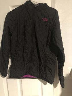 Girl’s North Face Jacket Size: XL