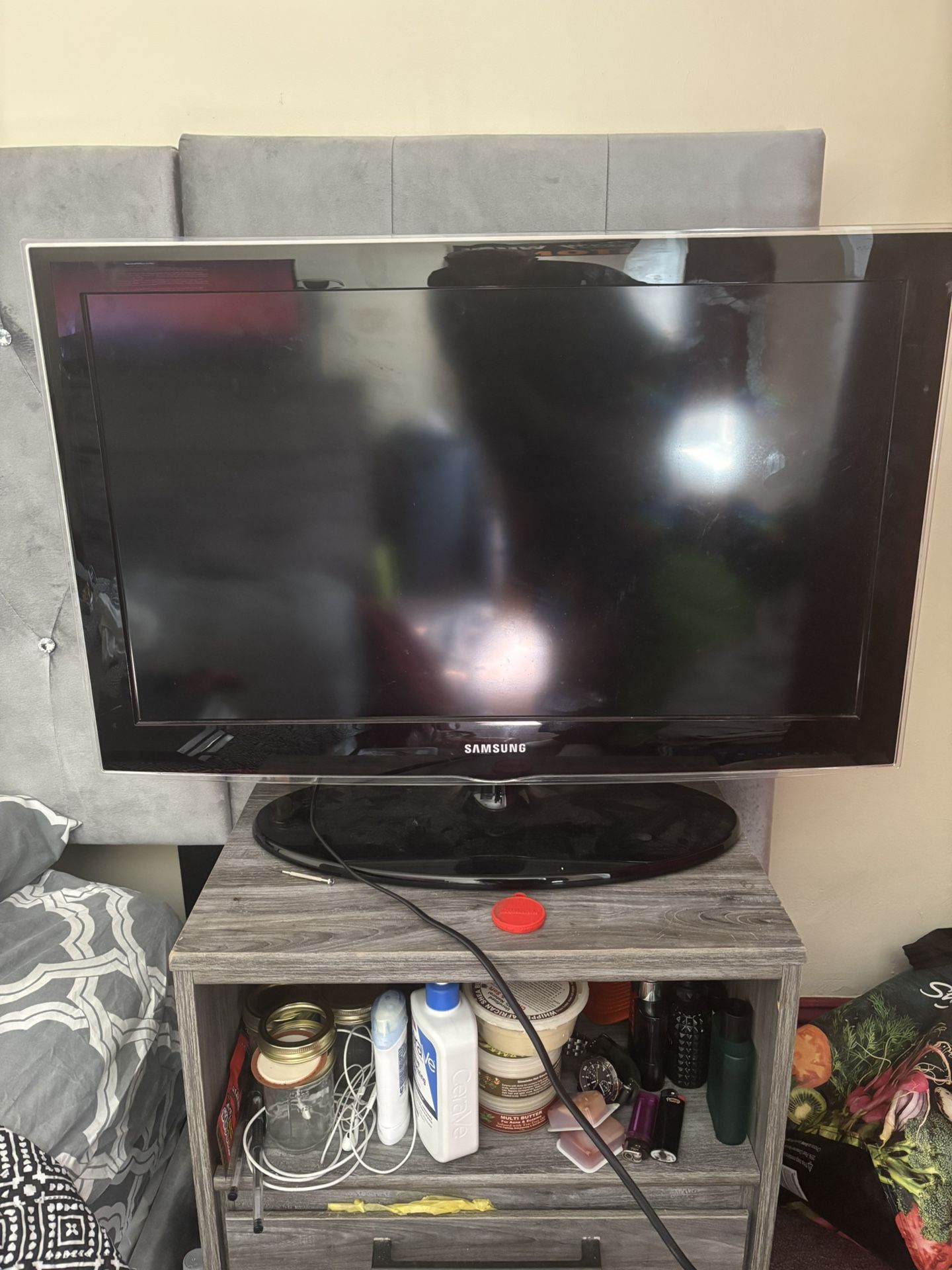 Samsung HD TV /Monitor 27”