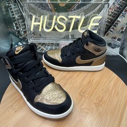 Jordan 1 Retro High OG (PS) Black Metallic Gold Sneakers Sz 13C