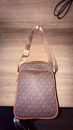 Michael Kors Travel Messenger Bag