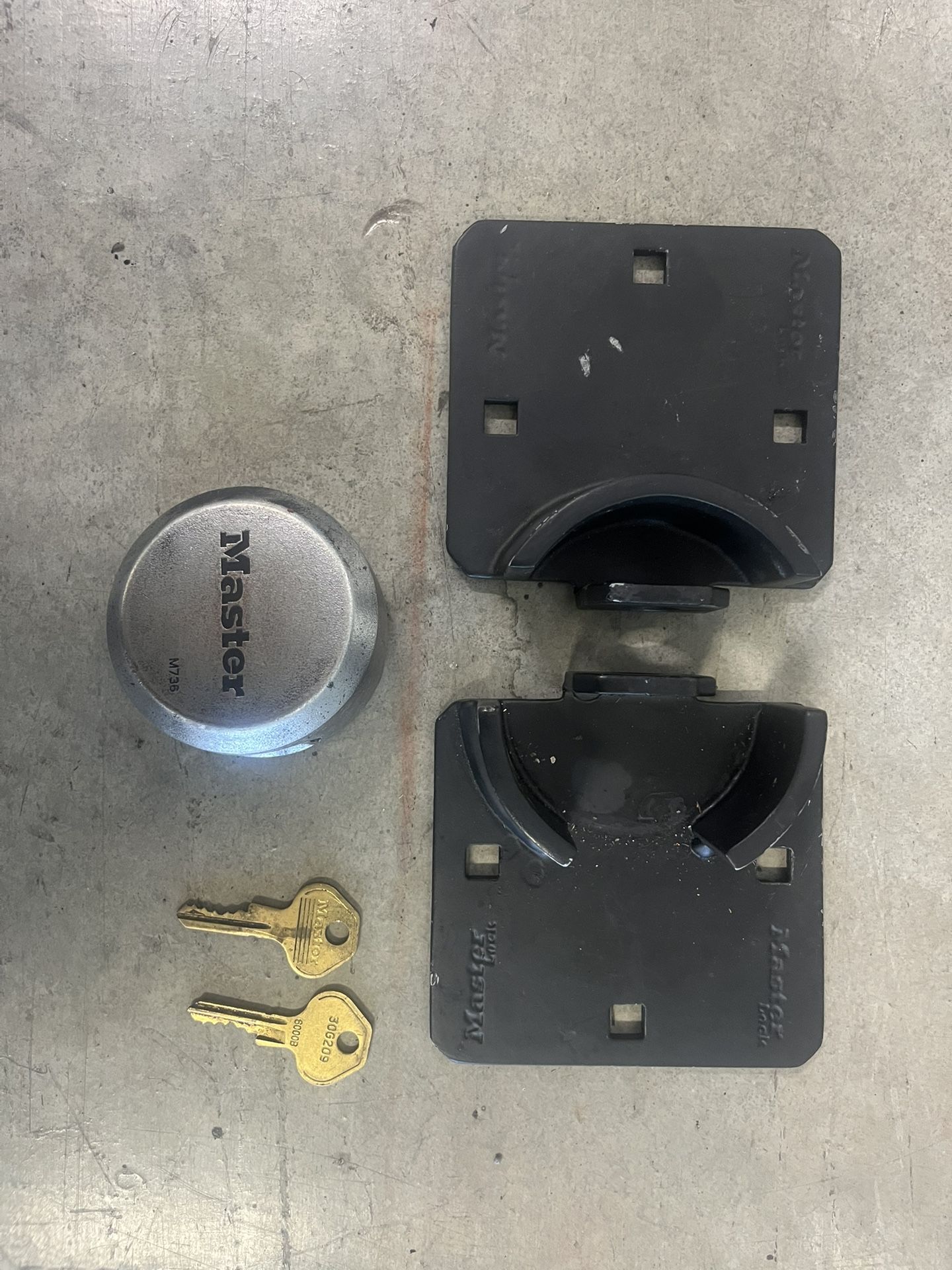 Master Lock With Two Keys