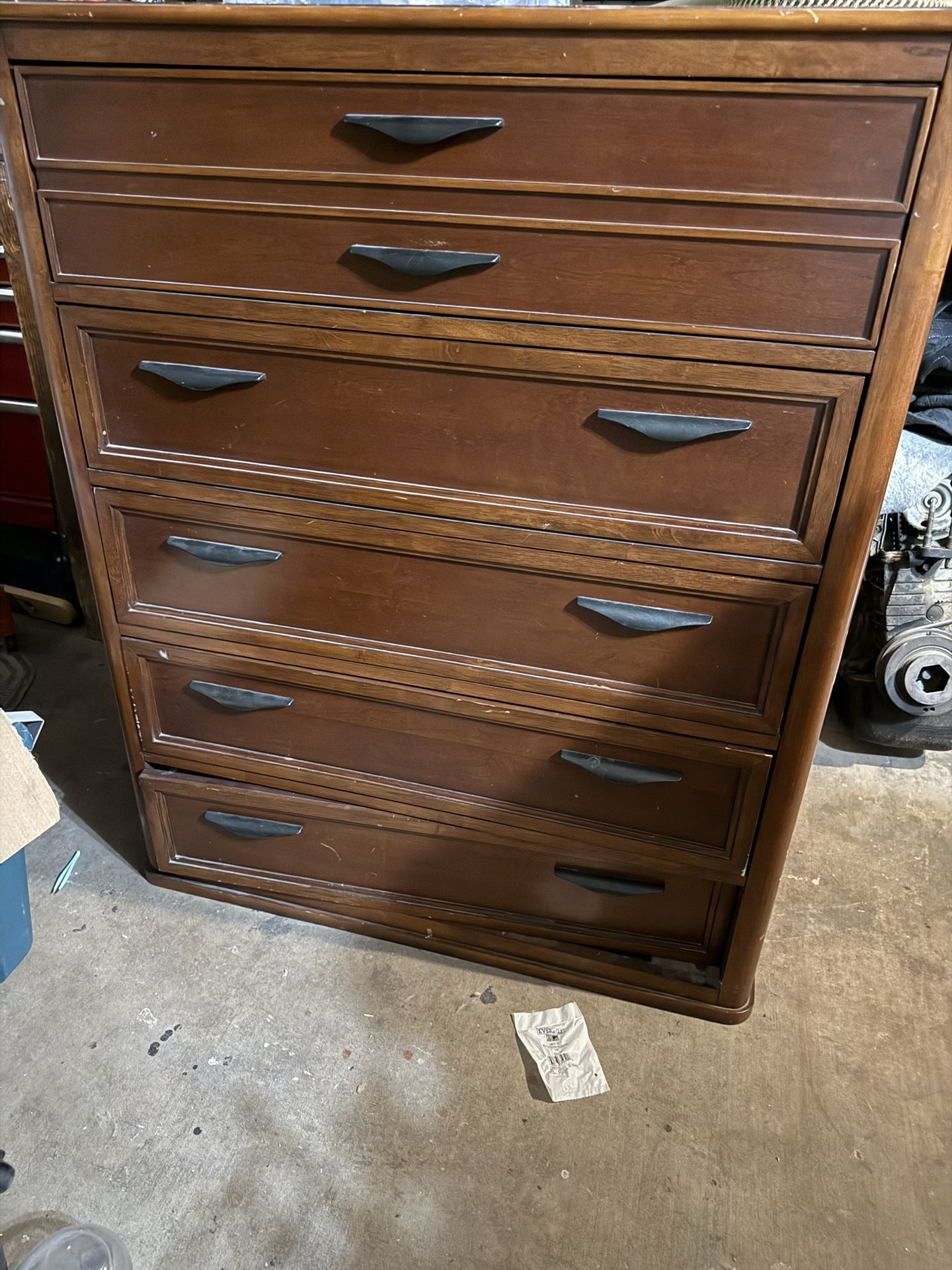 Sturdy 5-Drawer Wooden Dresser – Great Storage, One Drawer Needs Repair