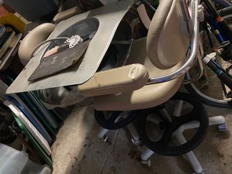 2 raise up and down stools