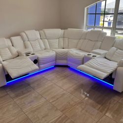 SECTIONAL RECLINERS  ( BLUETOOTH SPEKERS AND LED LIGTHS)