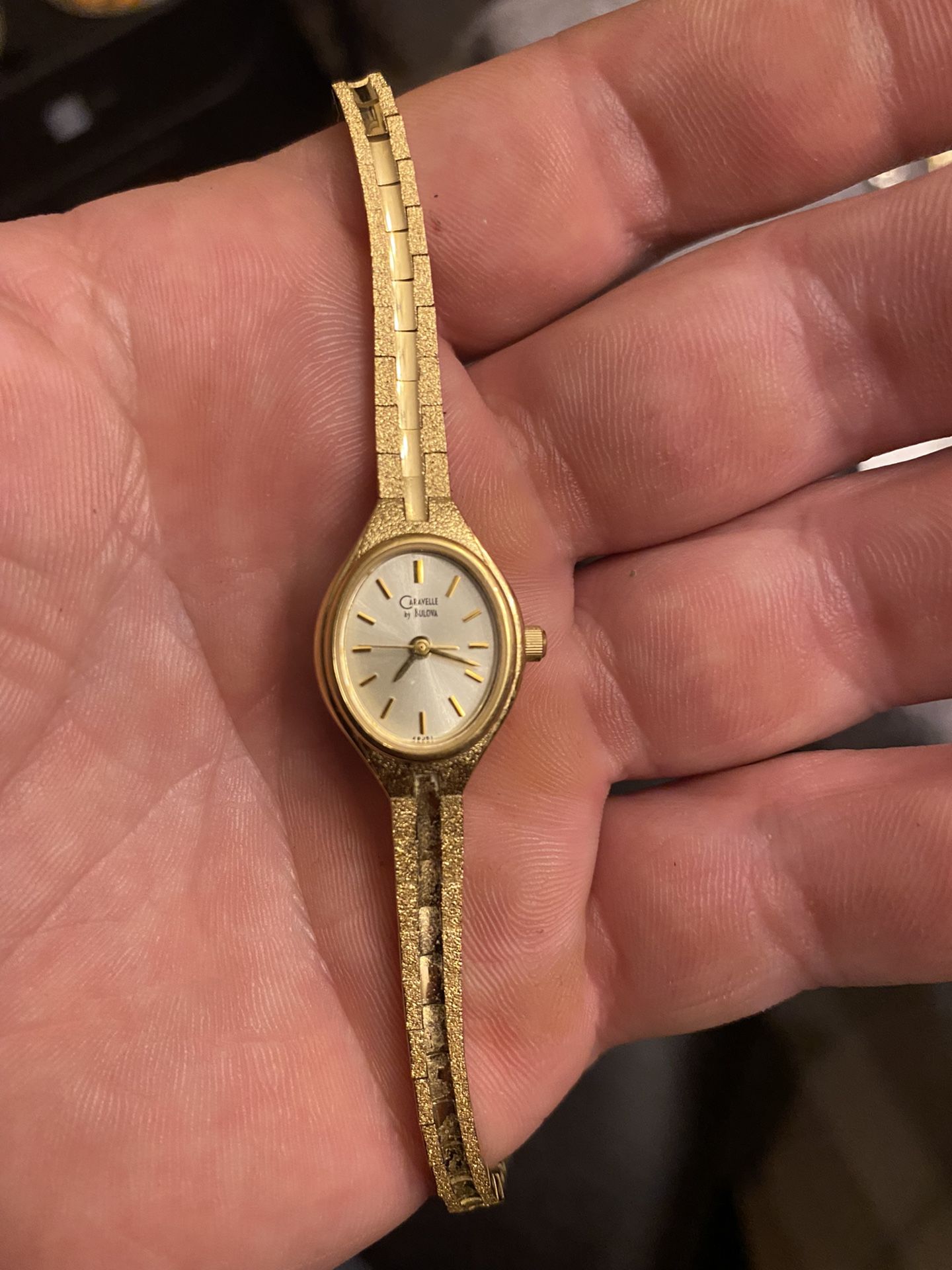 Caravelle by Bulova T8 Gold Toned Womens Watch! New Battery!