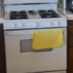GE XL44 gas stove