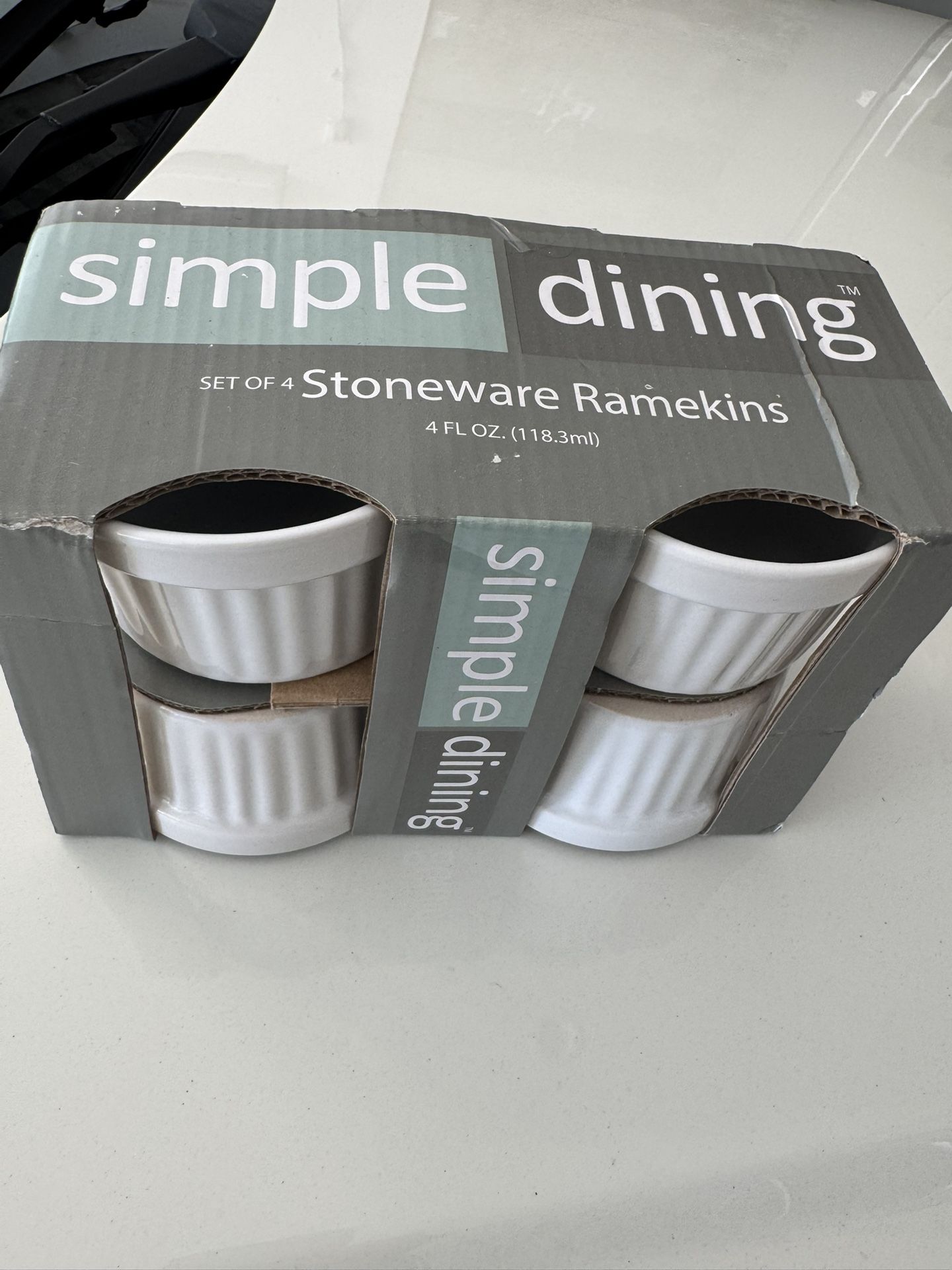 Set of 4 stoneware ramekins, 4 fl oz - Brand new