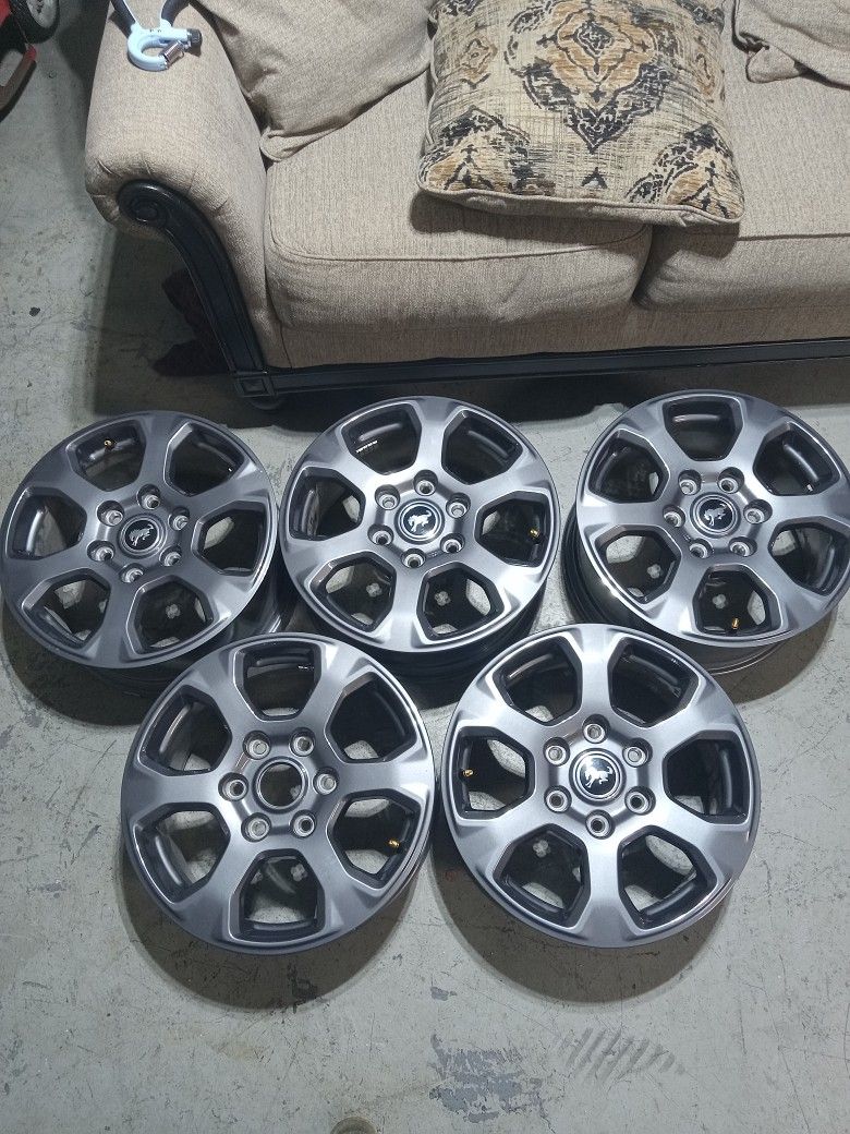 2022 Ford Bronco 5 Wheels