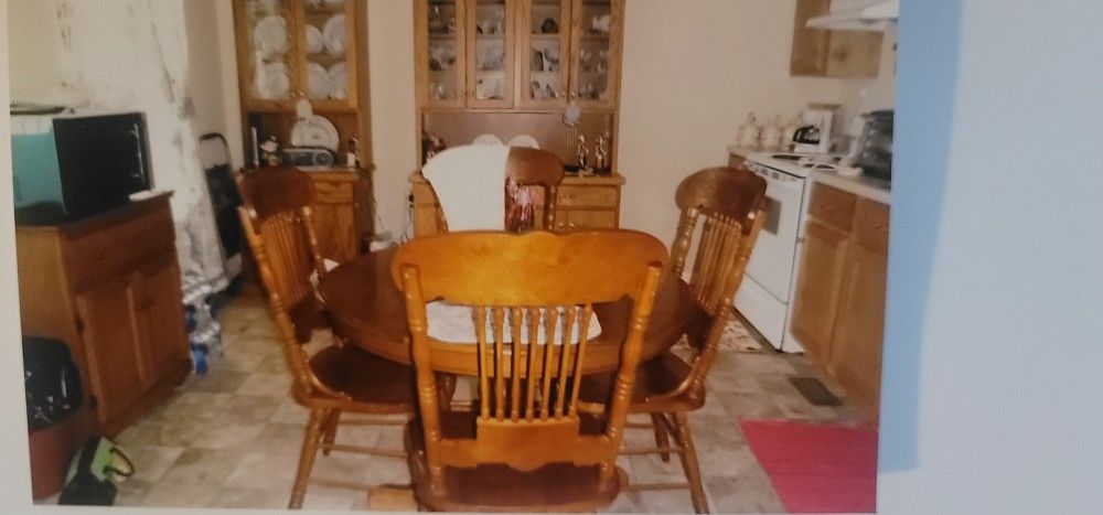Oak Table & 4 Chairs