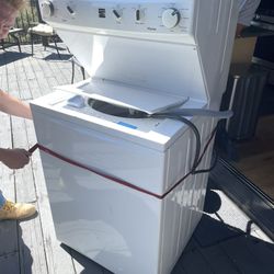 Kenmore 220 V Electric Stackable Washer And Dryer