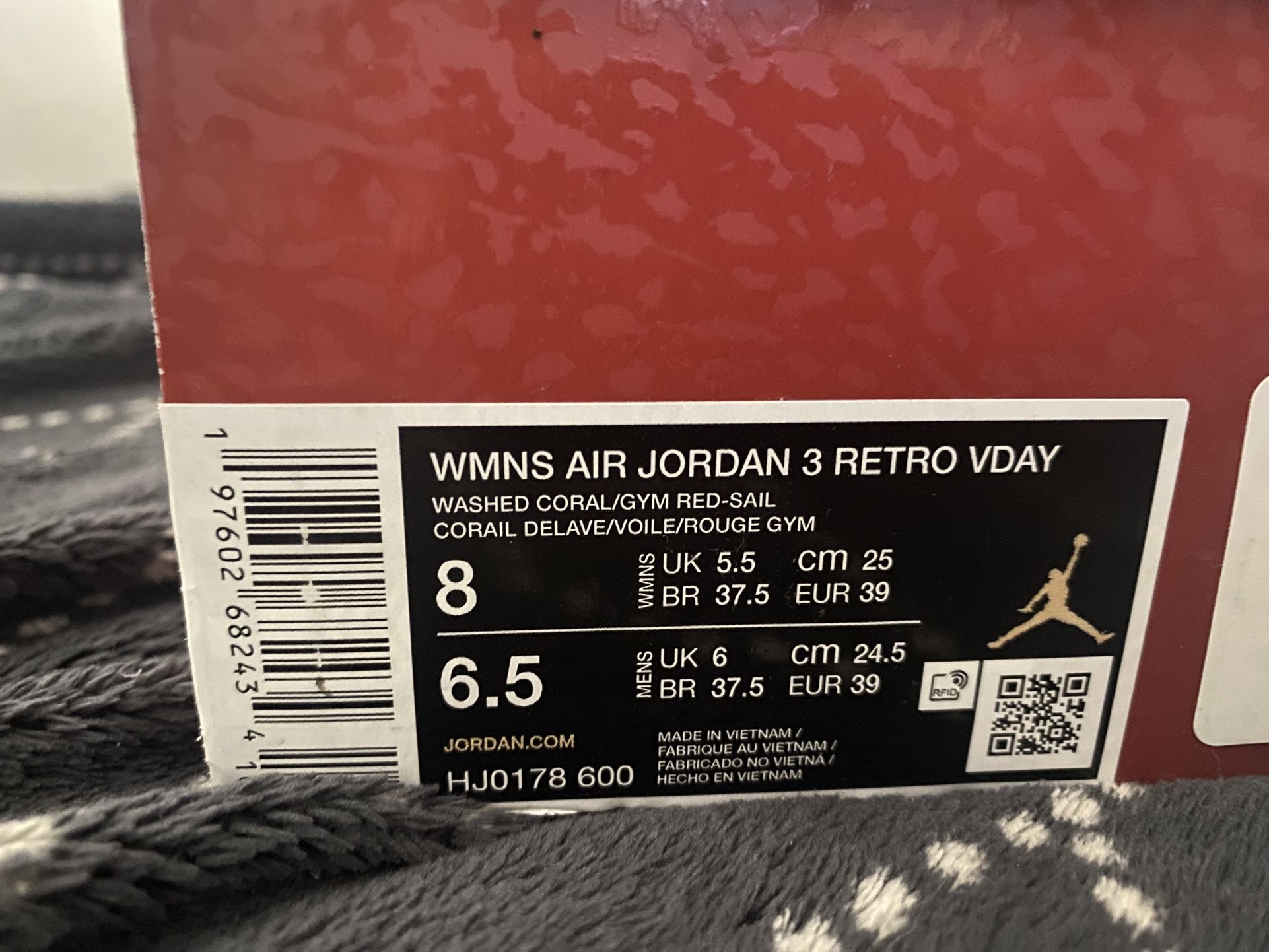 Jordan 3 Retro Valentines