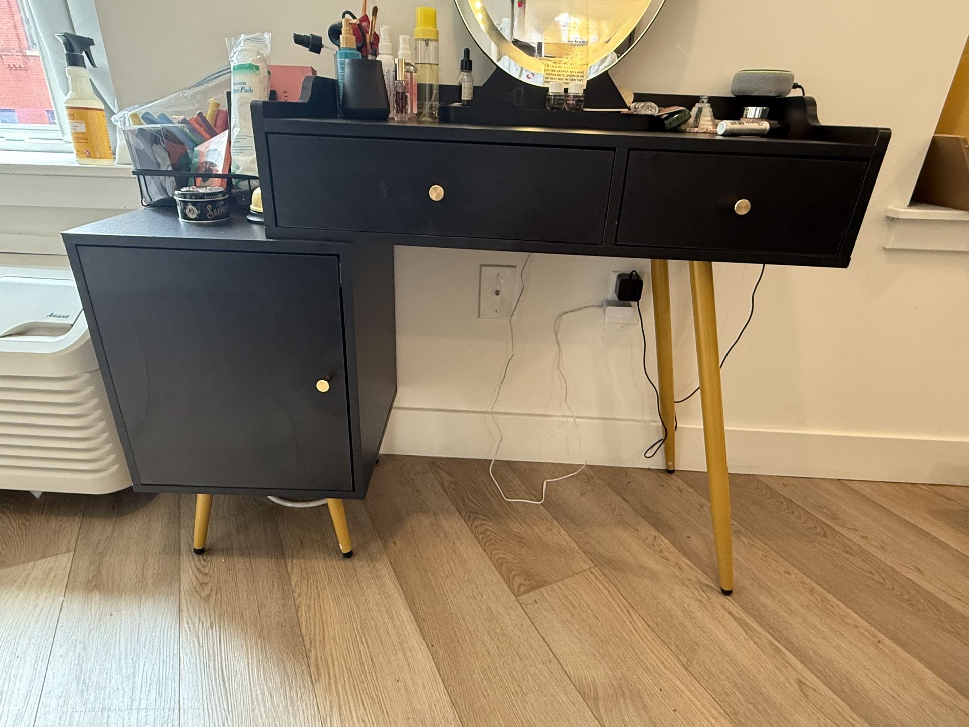 Makeup Vanity With Lights