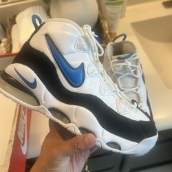 Mens Nike Shoes Size 9