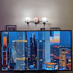 4K UHD VIZIO 65 TV (LIKE NEW)
