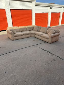 🌺FREE DELIVERY🌺 BROWN 3 Pc SECTIONAL
