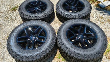 2026 18" Chevy Silverado/Colorado/ Tahoe ZR2 black OEM wheels and tires