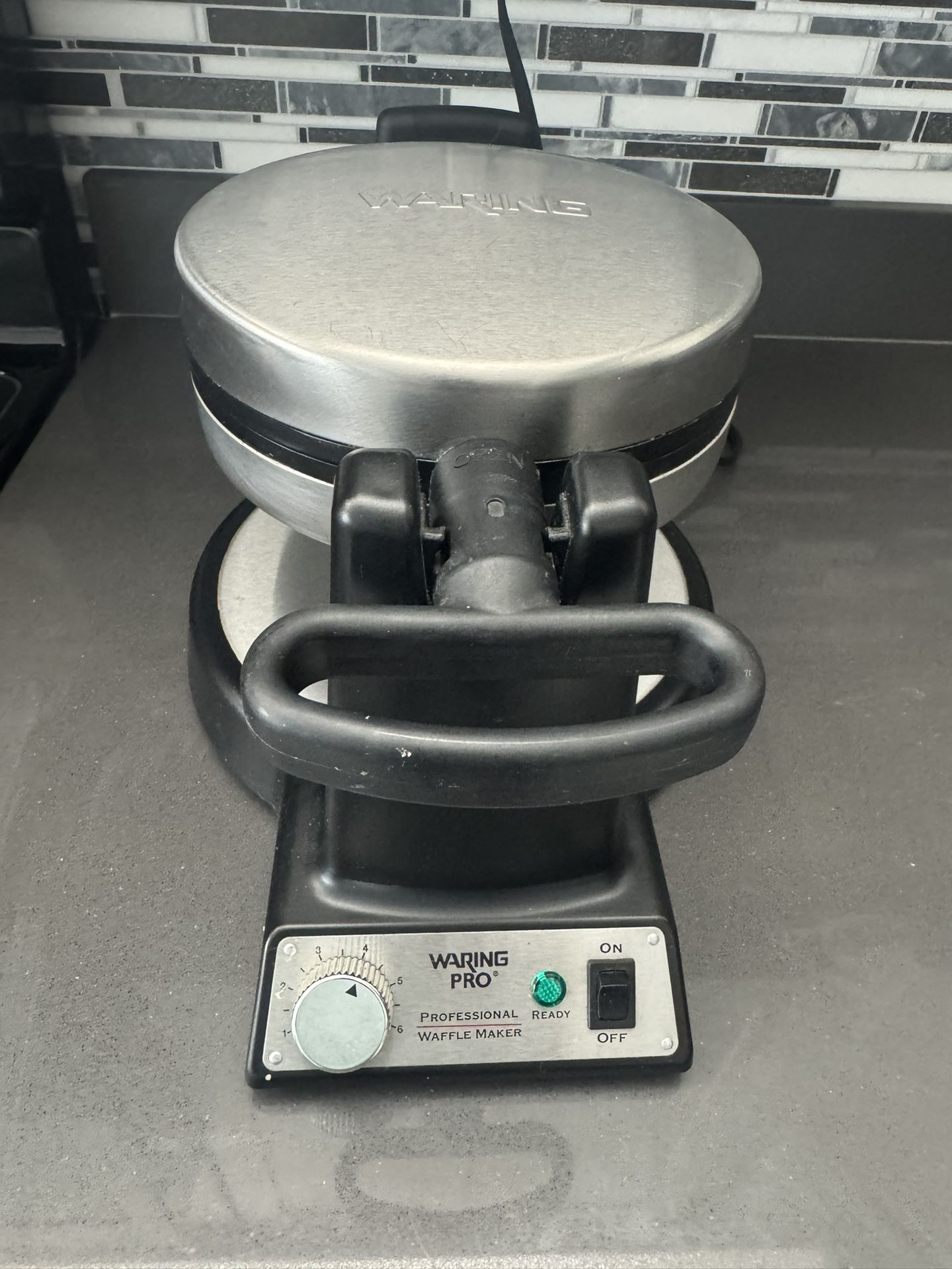 Waring Pro Professional Waffle Maker
