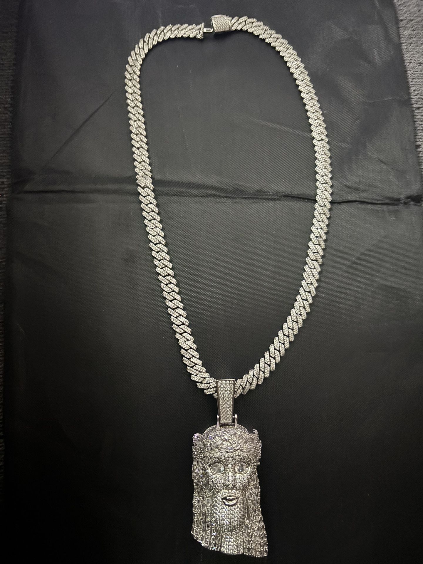 Silver Chain And Pendant
