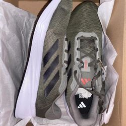 Men Adidas Size 11.5 Brand new Pickup today