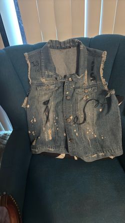 “Is “Denim Vest Lg
