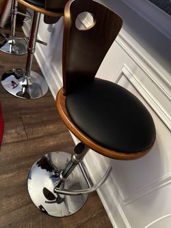 3 Barstools