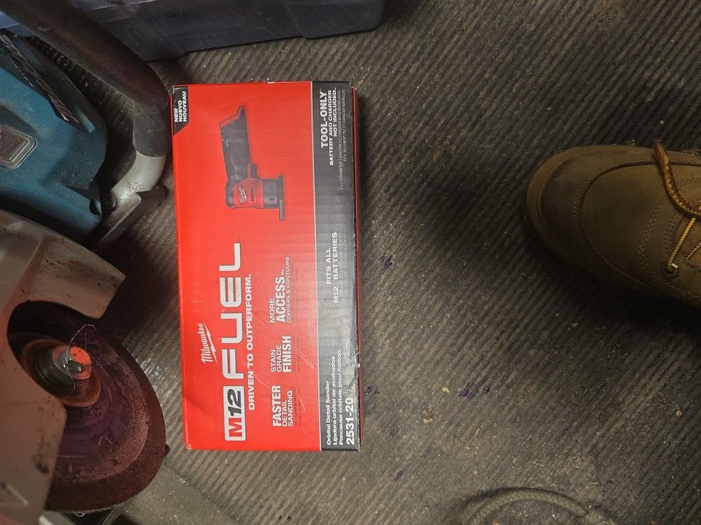 Brand New Milwaukee M12 FUEL Orbital Detail Sander (2531-20) - Sealed