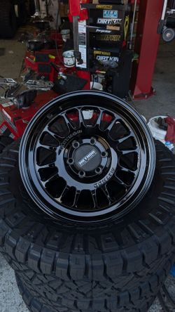 17" Method MR318 Gloss Black Available ‼️