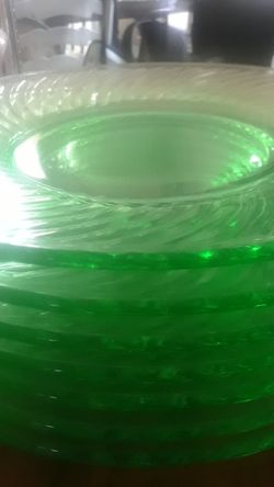 SEVEN (7) VINTAGE GREEN DEPRESSION SALAD PLATE 8" OPTICAL IMPERIAL