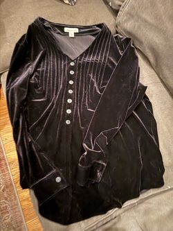 Women’s 1X Velvet Top and 1X checkered top