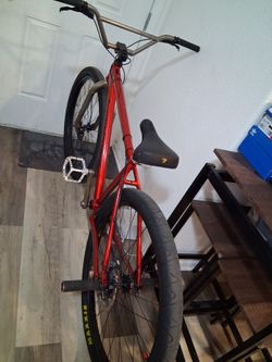 Throne Bmx