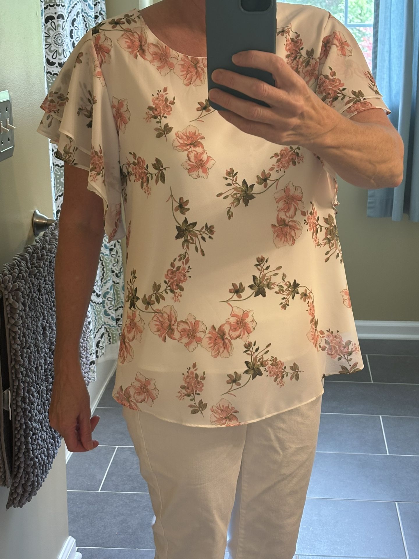 Women’s Size Large Summer Dressy Shirt