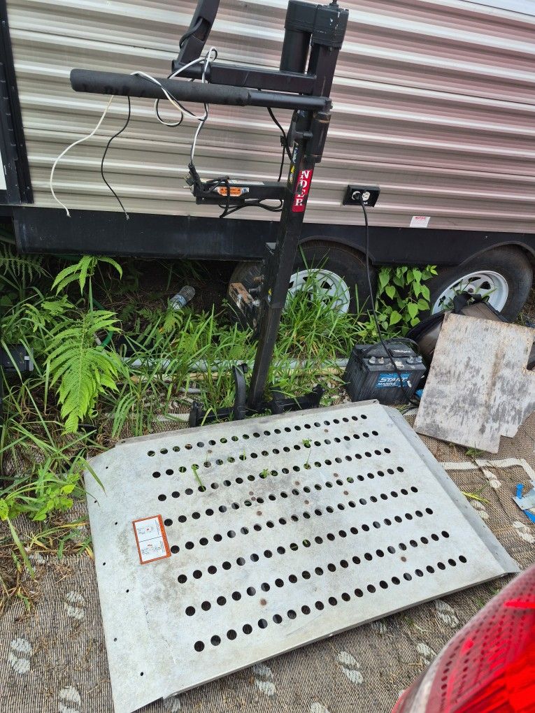 Electric Wheelchair Lift