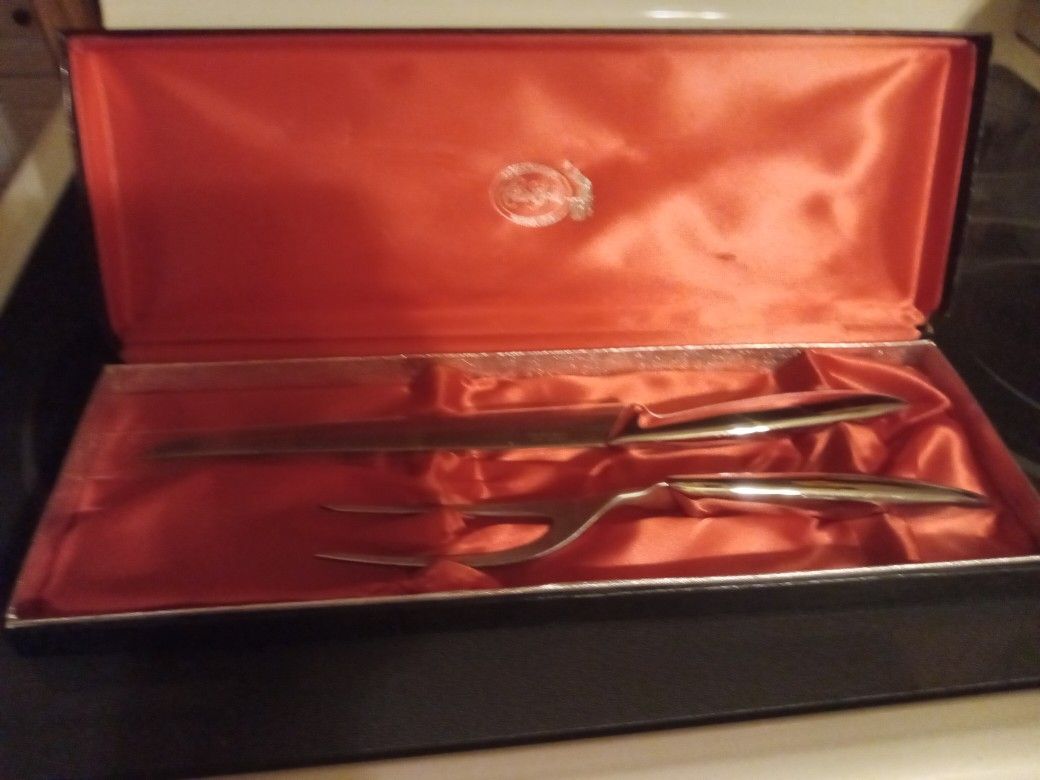 Carvel Hall Carving Set