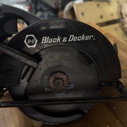 Corded Black & Decker Compact Circular Saw