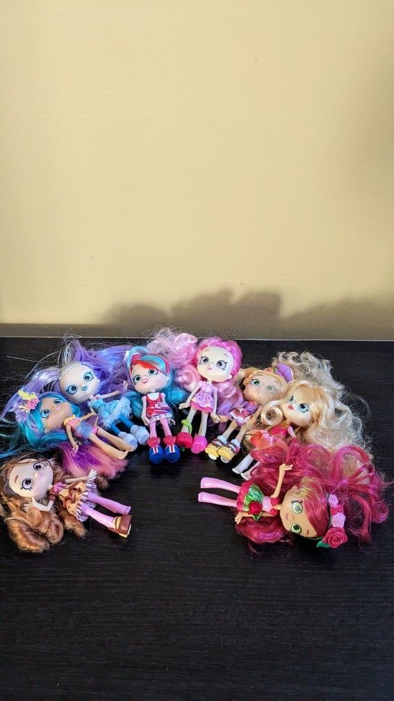 Dolls Brend Moose 8 Items