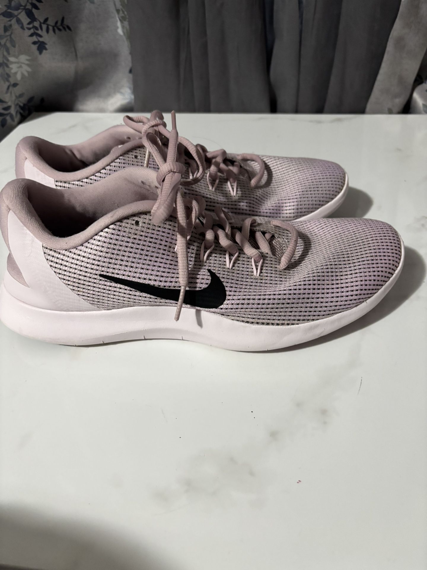 Ladies Nike Running Sneakers Size 10
