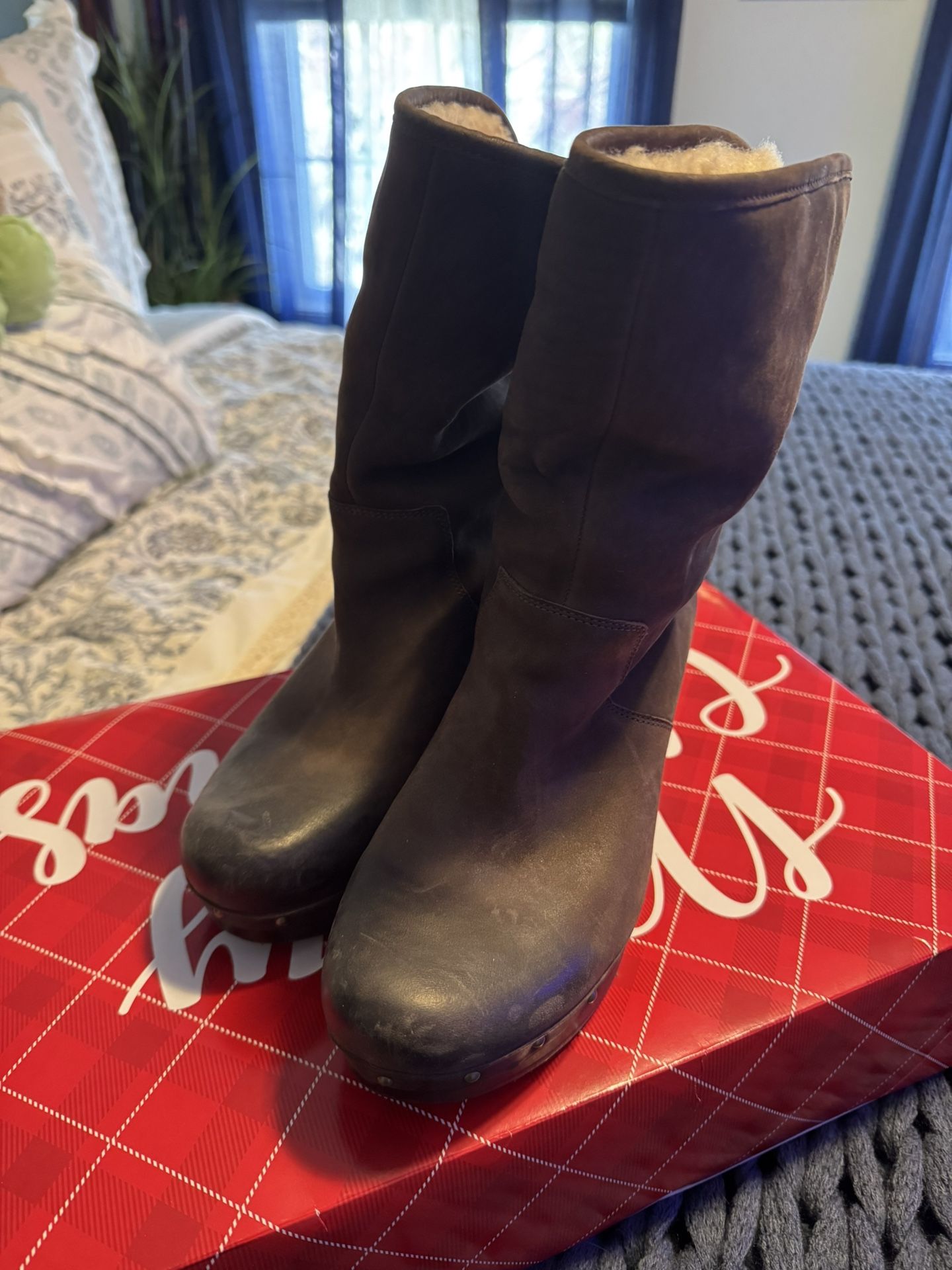 Ugg Suede Boots