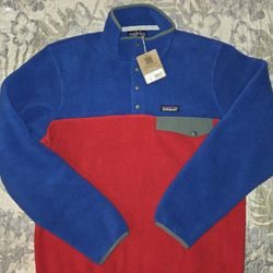 Size M Mens Patagonia Sweater