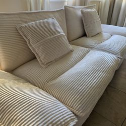 Beige/white Couch 