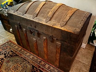 Antique Victorian Unique Humpback Dome Steamer Trunk Chest