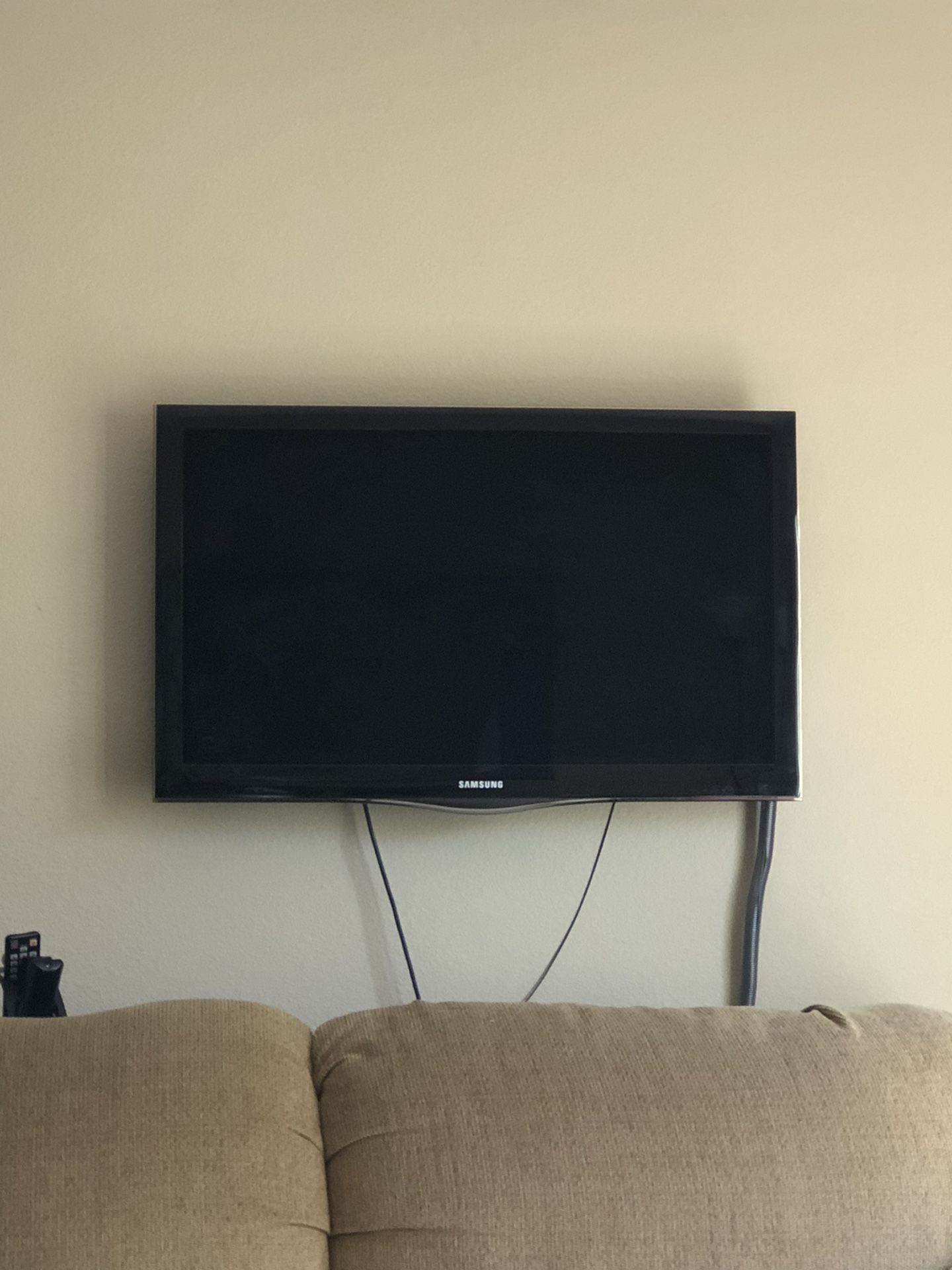 Samsung 38”